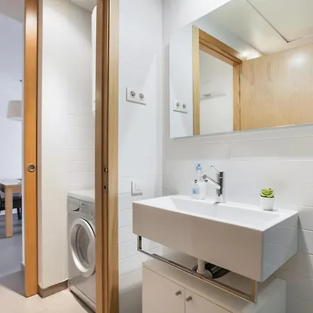 Apartman Flateli Navas 3-1 Barcelona