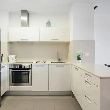 Flateli Navas 3-1 Apartman Barcelona